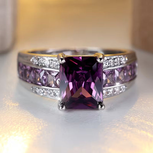 Amethystring z oprawą w srebrze