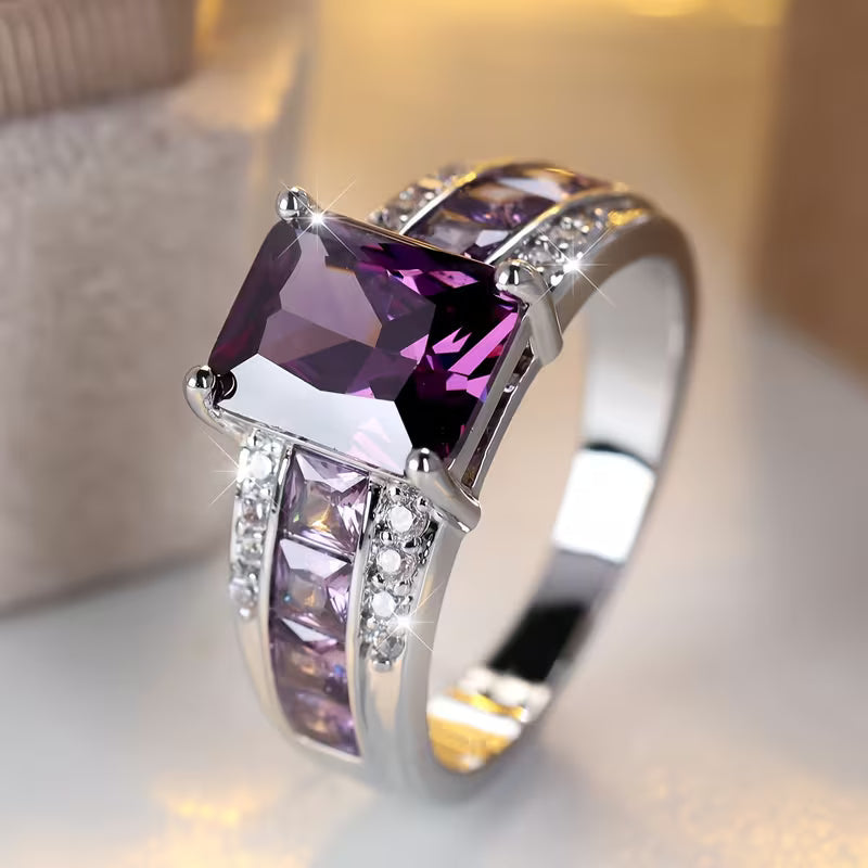 Amethystring z oprawą w srebrze